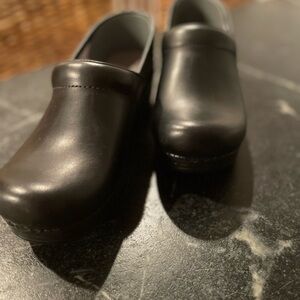 Dansko Women's Black Clogs, NWOT, Size 9/39